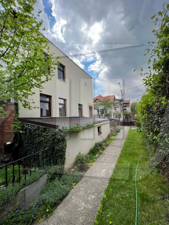 Casa individuala, 4 camere, 495 mp teren, zona Titulescu