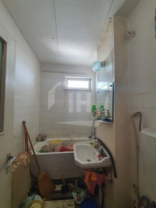 Apartament 2 camere decomandat, etaj intermediar, zona C. Brancusi