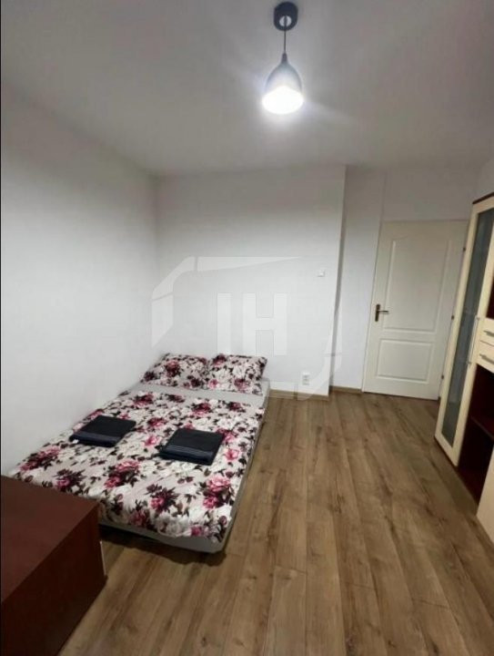 Apartament  cu 4 camere, 80 mp, zona Aurel Vlaicu