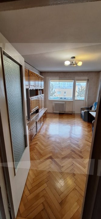 Apartament 2 camere decomandat, etaj intermedar, zona Podul Calvaria