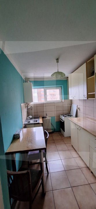 Apartament 2 camere decomandat, etaj intermedar, zona Podul Calvaria