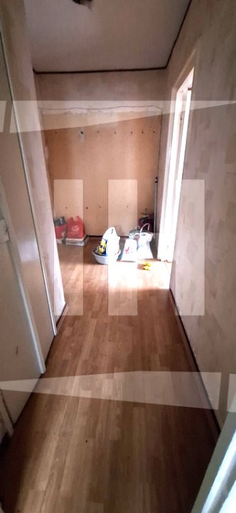 Apartament 2 camere decomandat, etaj intermedar, zona Podul Calvaria