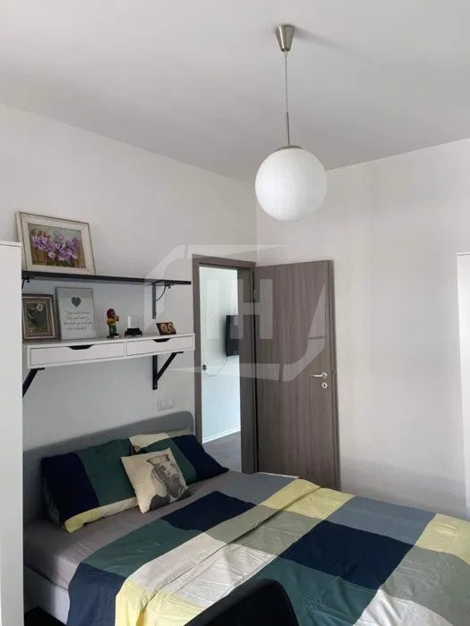 Apartament 3 camere, semidecomandat, parcare, zona Eugen Ionesco