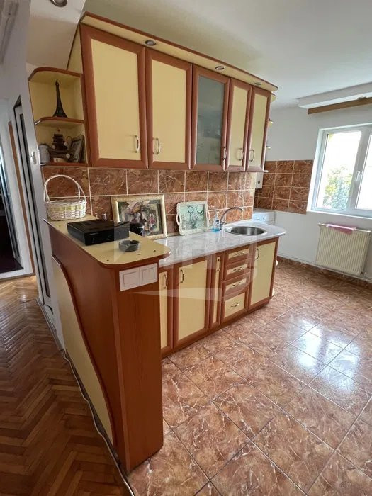 Apartament 3 camere, decomandat, zona Kaufland Marasti