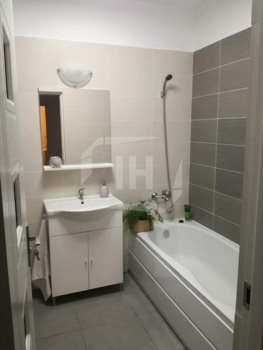 Apartament 3 camere, mobilat si utilat, 2 parcari