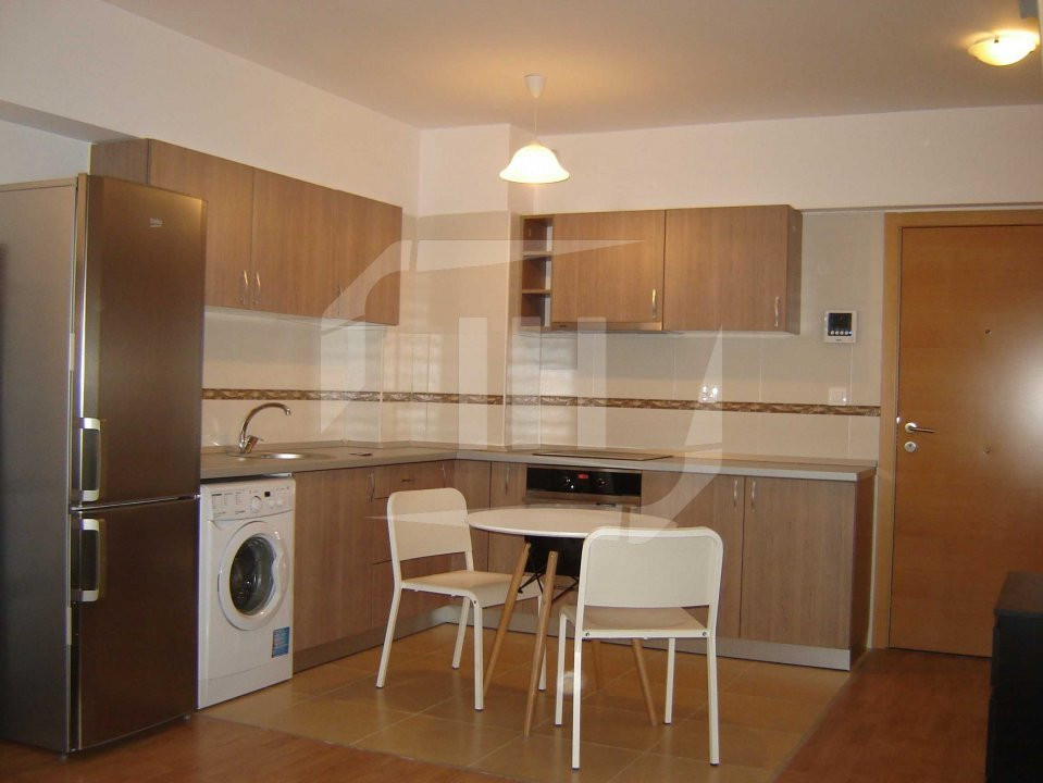 Apartament 2 camere, etaj 3 , parcare, zona Iulius Mall