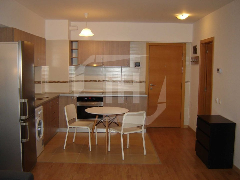 Apartament 2 camere, etaj 3 , parcare, zona Iulius Mall