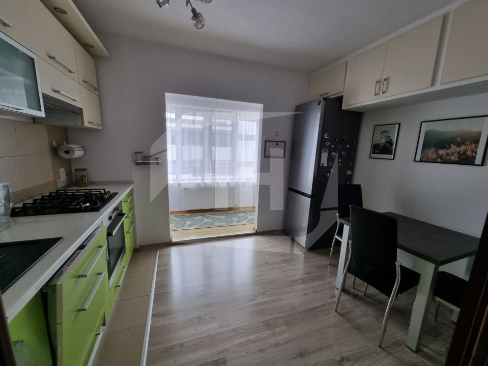 Apartament 2 camere, decomandat, etaj intermediar