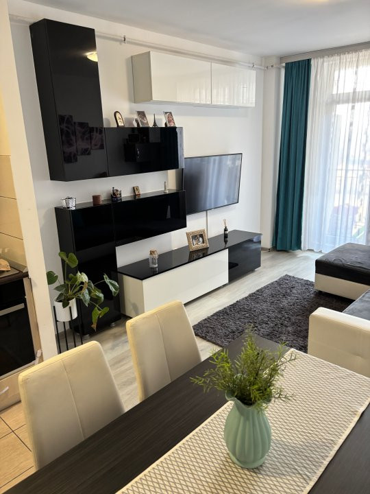 Apartament 2 camere, etaj intermediar, zona Complex Oasului