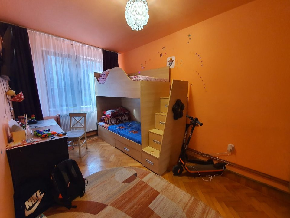 Apartament cu 2 camere, decomandat, zona Liviu Rebreanu