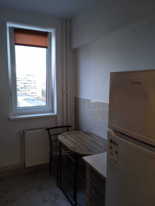 Apartament cu 2 camere, etaj intermediar, zona Iulius Mall