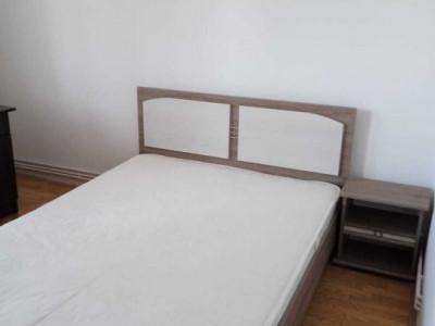 Apartament cu 2 camere, etaj intermediar, zona Iulius Mall