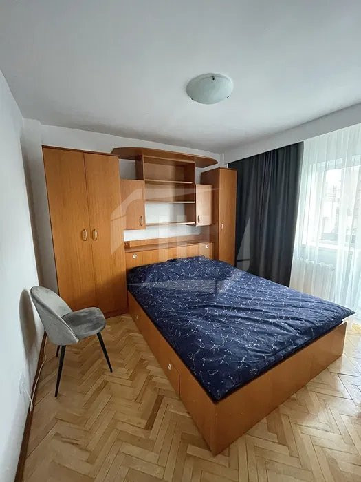 Apartament 3 camere, decomandat, Zona Aurel Vlaicu