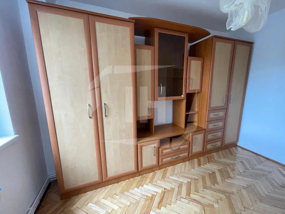 Apartament 3 camere, decomandat, Zona Aurel Vlaicu