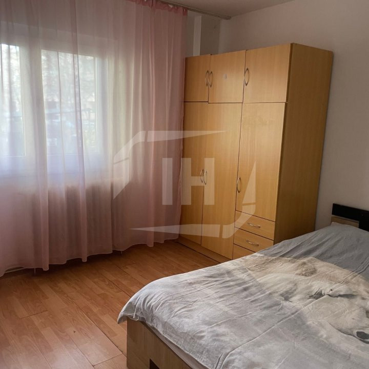 Apartament cu 3 camere decomandat, zona Aurel Vlaicu