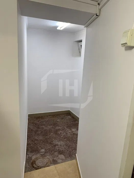 Spatiu comercial, 2 incaperi, parcare, Centru zona Traian