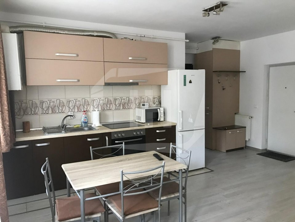 Apartament 2 camere, parcare, zona Vivo