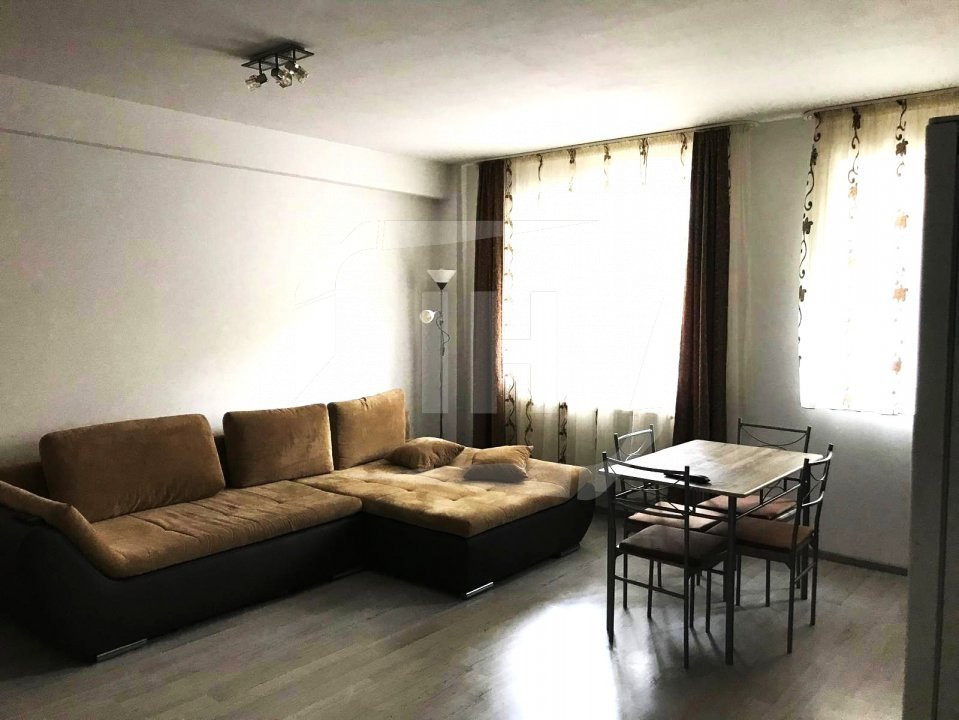 Apartament 2 camere, parcare, zona Vivo