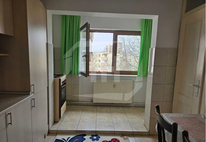 Apartament 2 camere, decomandat, Zorilor zona Lunii