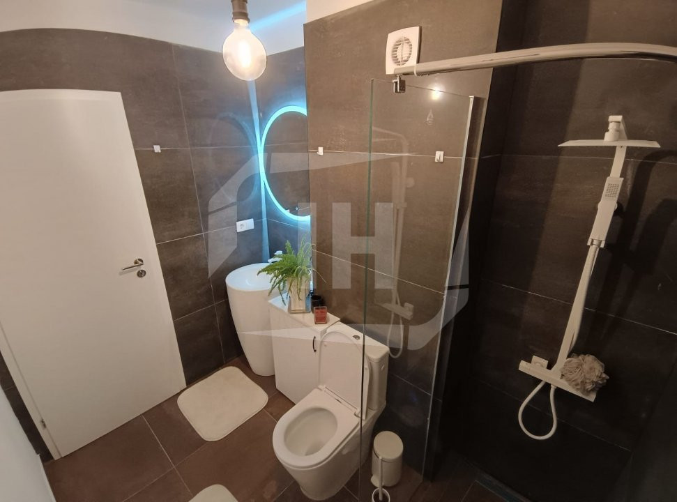 Apartament 2 camere, decomandat, parcare, semicentral,TVA inclus