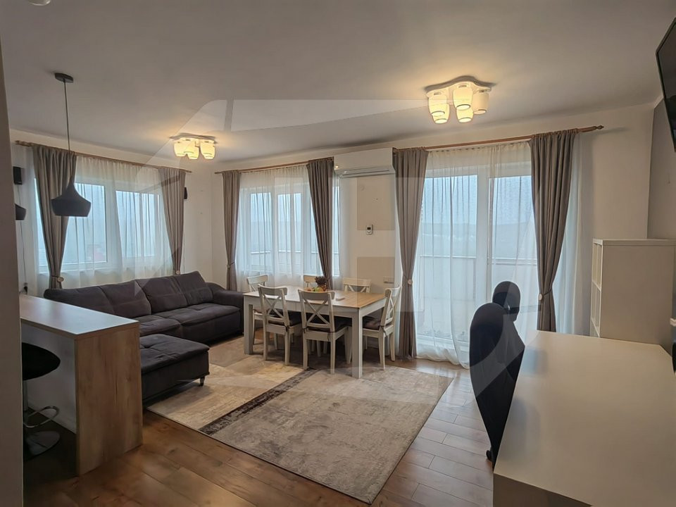 Apartament tip penthouse, zona Vivo