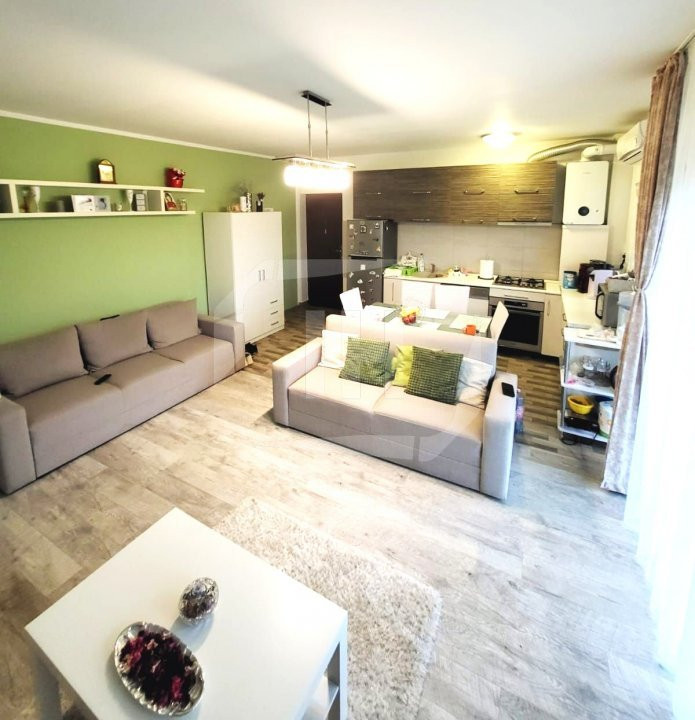 Apartament 3 camere cu priveliste, parcare, zona Vivo