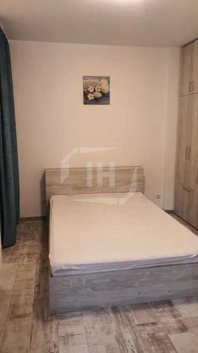 Apartament 2 camere, semidecomandat, parcare, zona Vivo