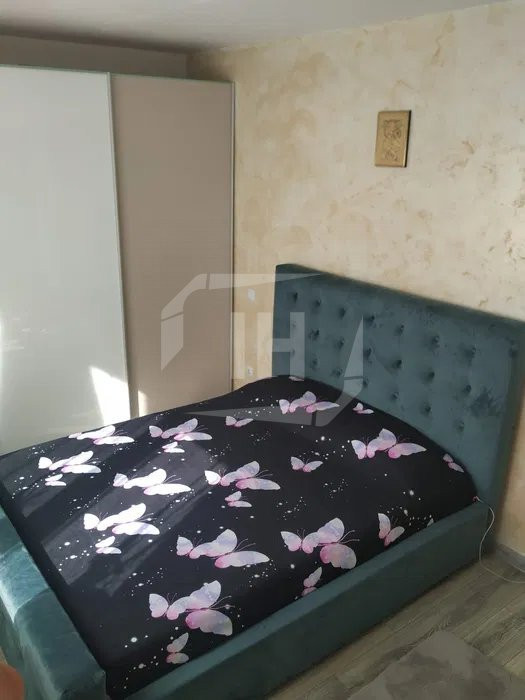 Apartament 2 camere, semidecomandat, parcare, zona Vivo