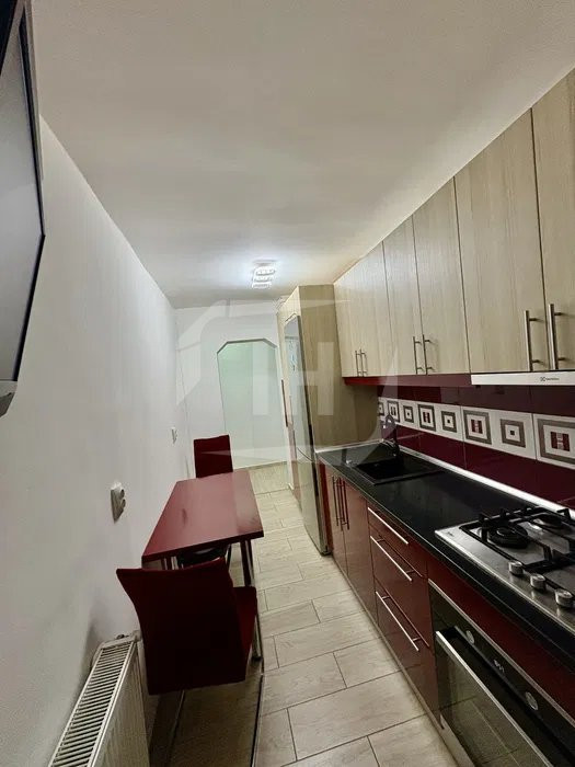 Apartament 2 camere, decomandat, parcare, Manastur zona Mehedinti