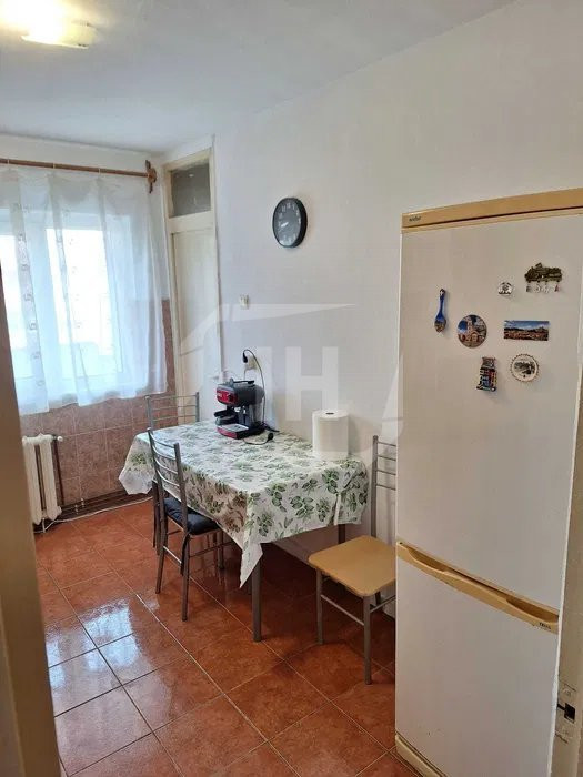 Apartament 2 camere, decomandat, etajul 2, Zorilor