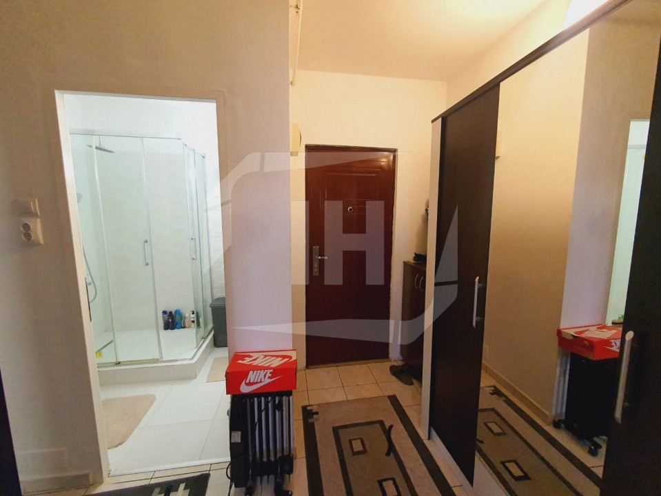 Apartament  decomandat, etaj intermediar, zona Liviu Rebreanu.