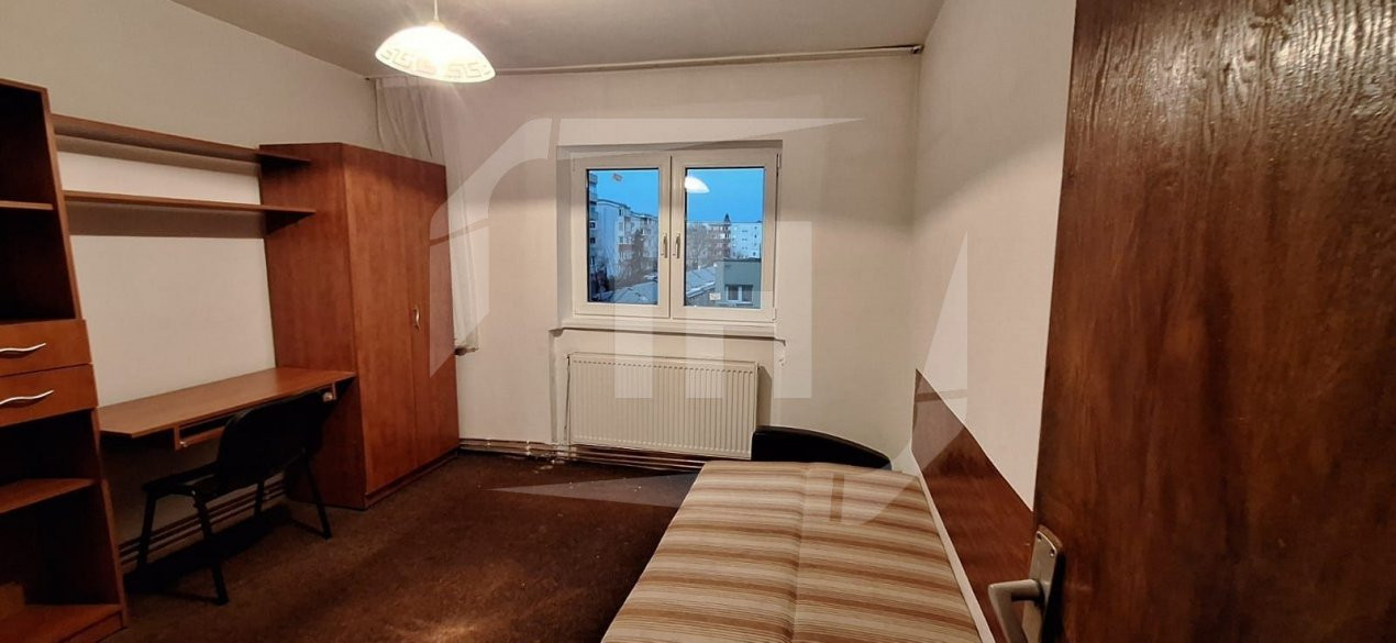 Apartament 4 camere decomandat, zona Ion Mester