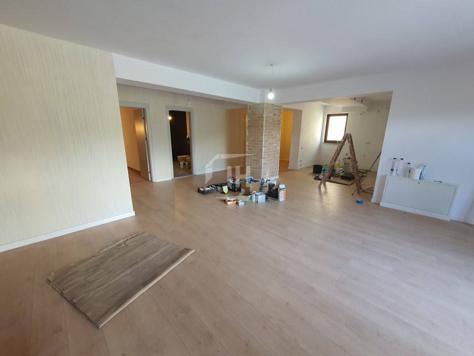 Apartament 4 camere, terasa de 50 mp, complet finisat