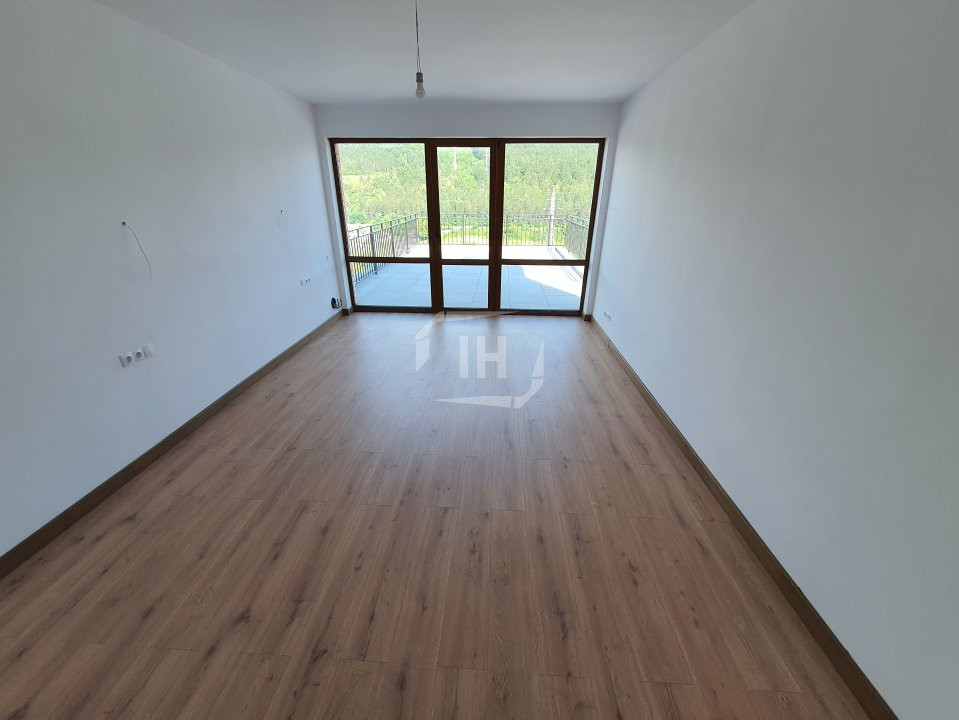 Apartament 4 camere, terasa de 50 mp, complet finisat