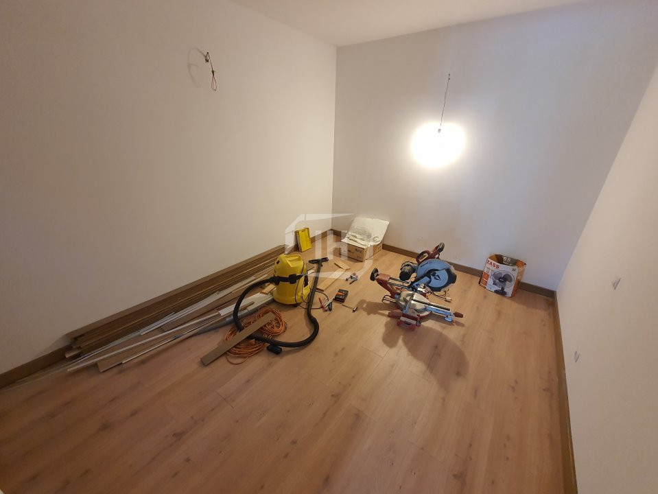 Apartament 4 camere, terasa de 50 mp, complet finisat