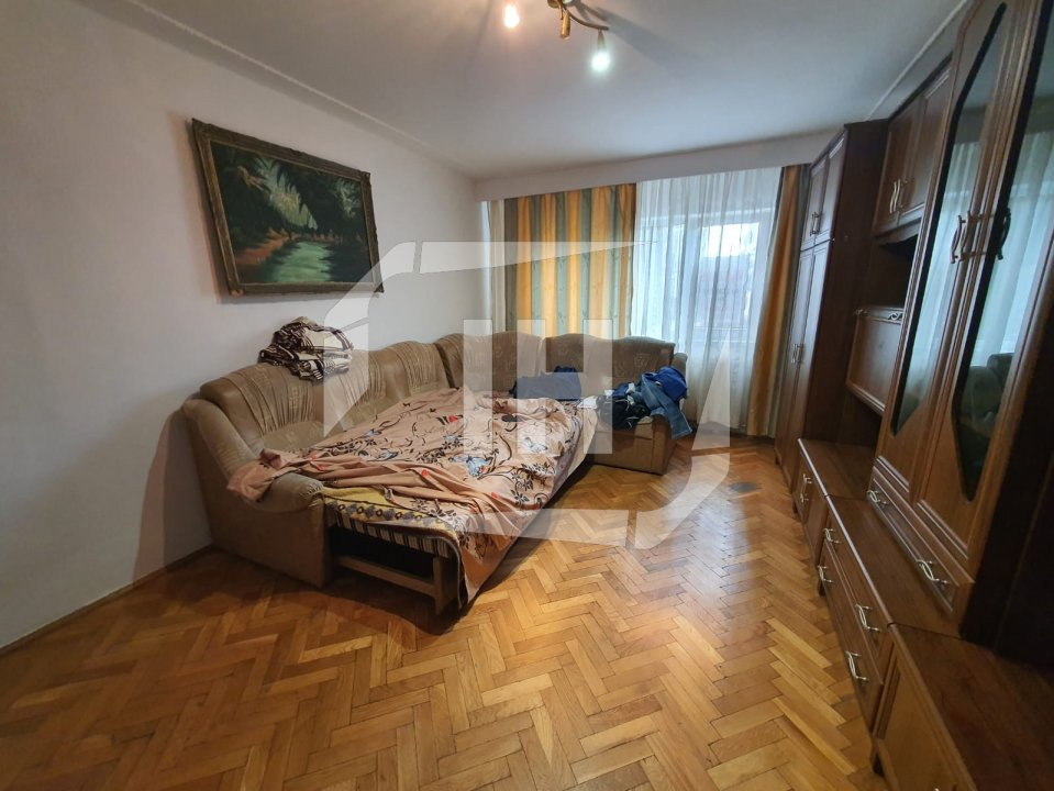 Apartament cu 3 camere, decomandat, zona Iulius Mall