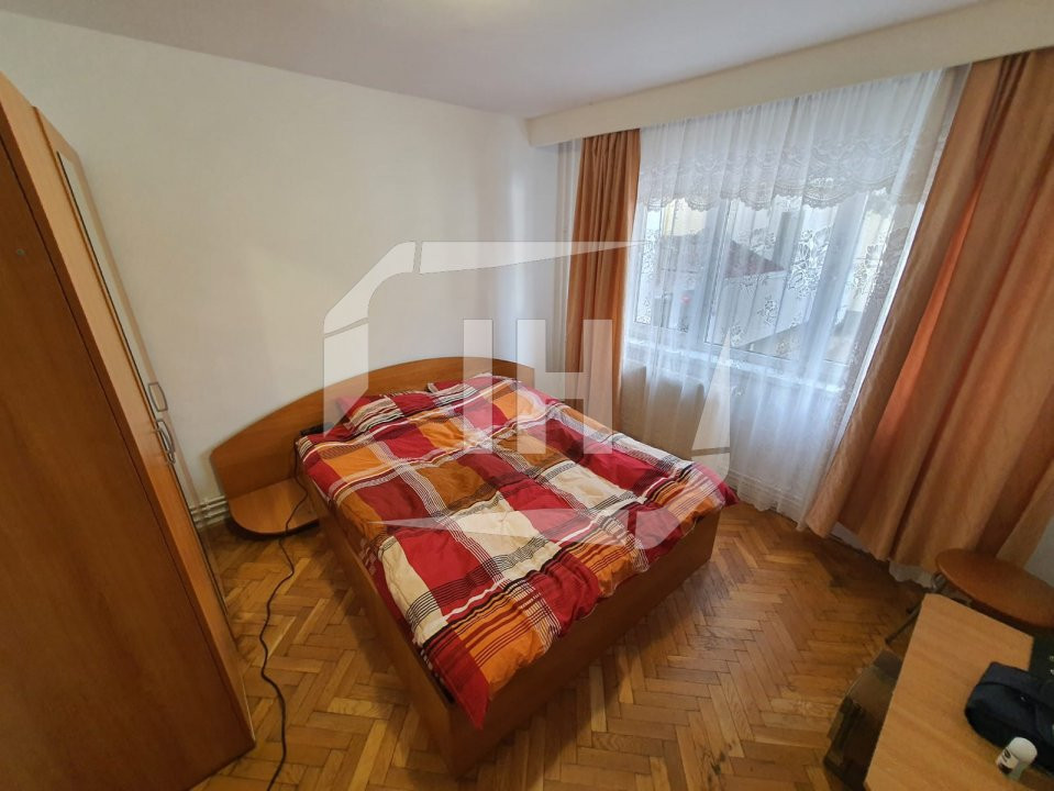 Apartament cu 3 camere, decomandat, zona Iulius Mall