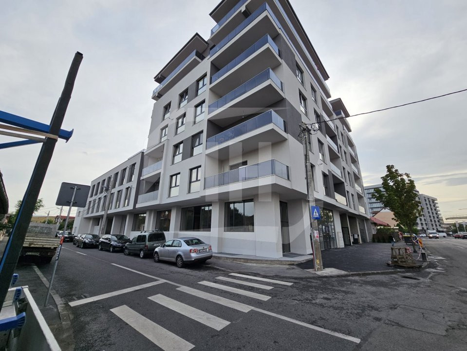 Spatiu comercial, 4 m inaltime, zona strazii Fabricii