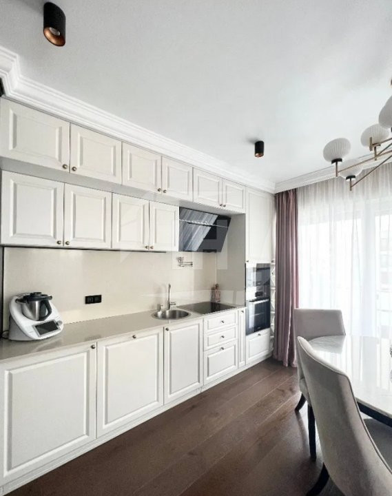 Apartament 3 camere, finisaje premium, 2 parcari, cartier Europa 