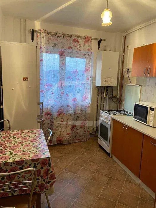 Apartament 3 camere, 2 bai, 2 balcoane, 68mp, etaj 3 in Marasti!