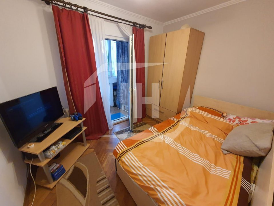 Apartament 4 camere, parcare, zona Strazii Dambovitei