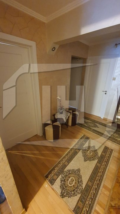 Apartament 4 camere, parcare, zona Strazii Dambovitei