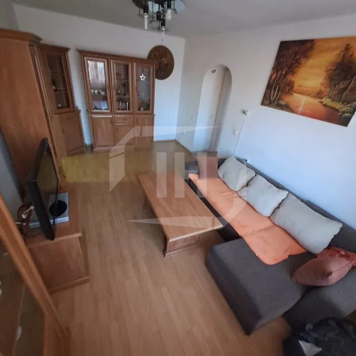 Apartament 3 camere, etajul 2, zona Piata Abator