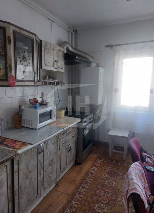 Apartament 3 camere, 2 bai, 1 balcon ,confort sporit, etaj intermediar pe Nasaud