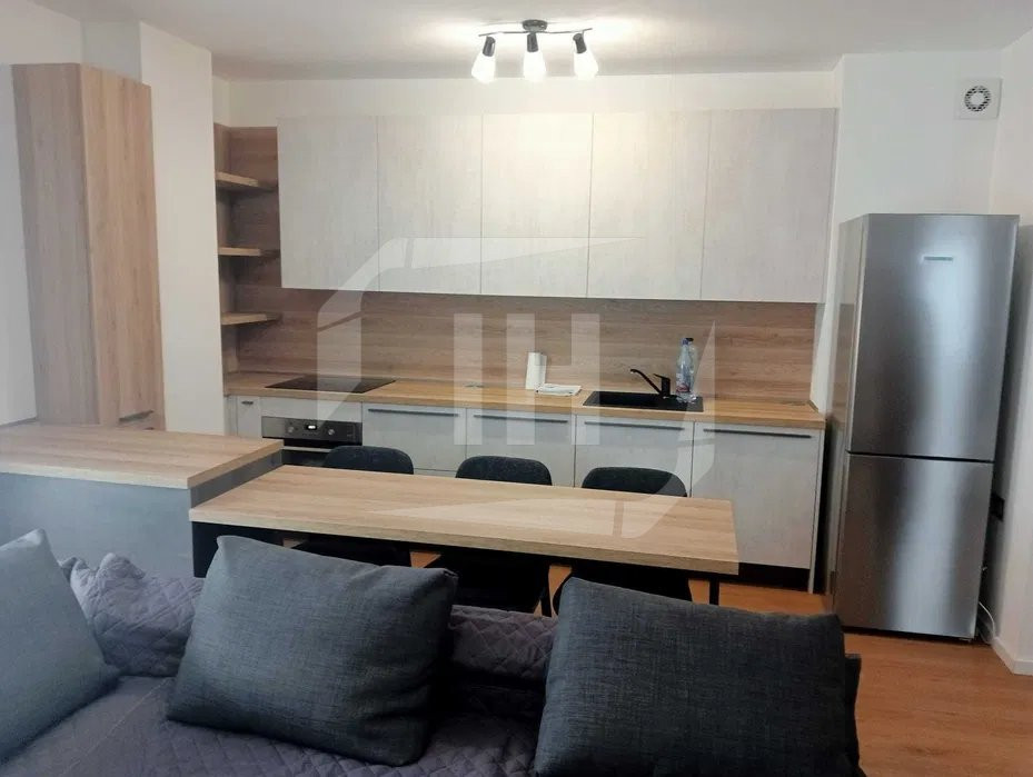 Apartament 3 camere, modern, AC, parcare, Zona Garii