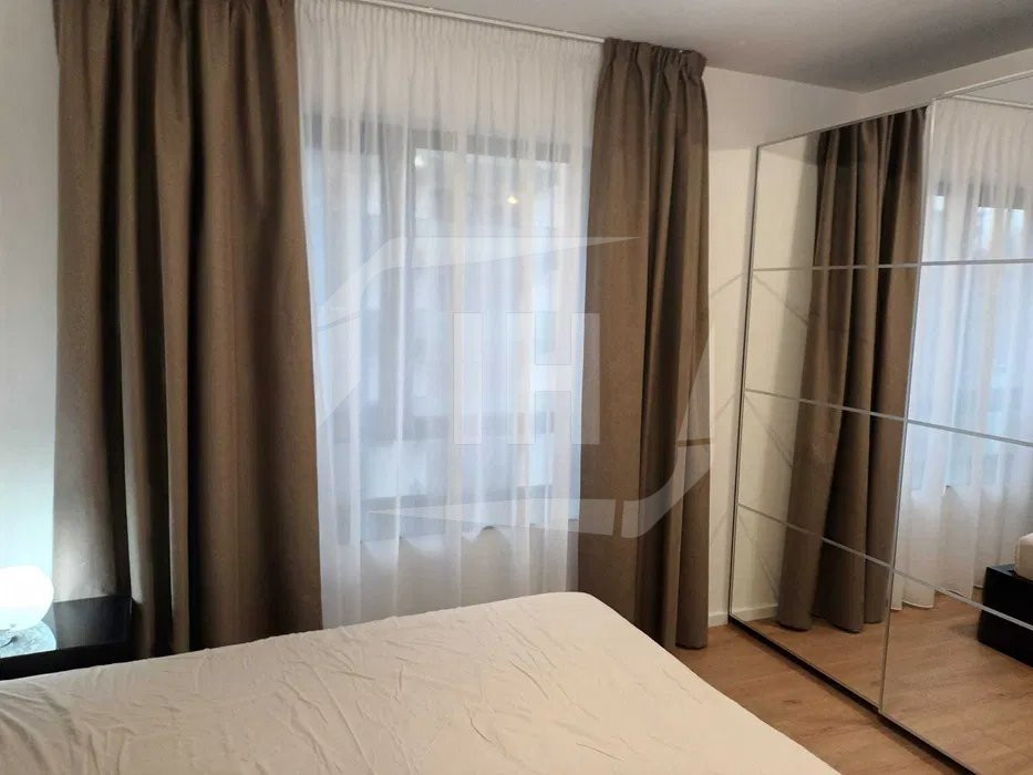 Apartament 3 camere, modern, AC, parcare, Zona Garii