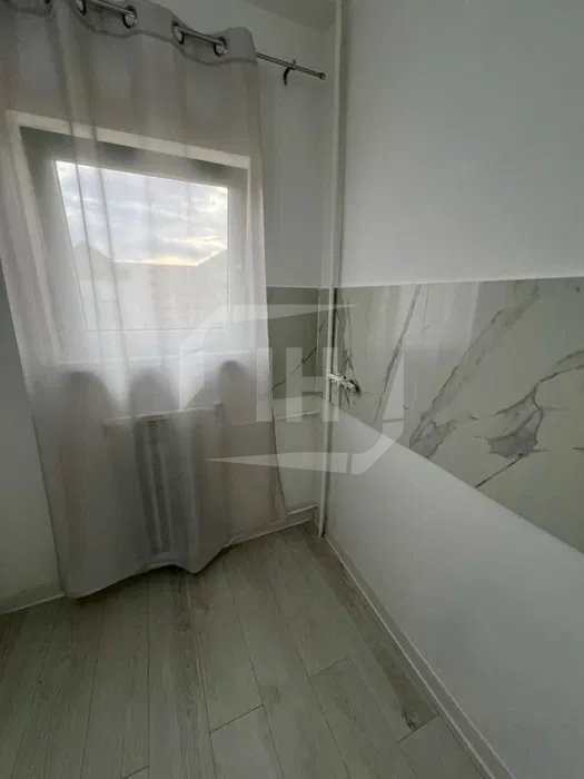 Garsoniera 23 mp, etaj 2/4, balcon, complet renovata in Marasti!